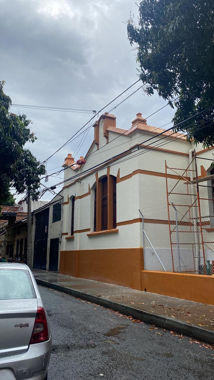 Restauración de fachada patrimonial — Carrera 88